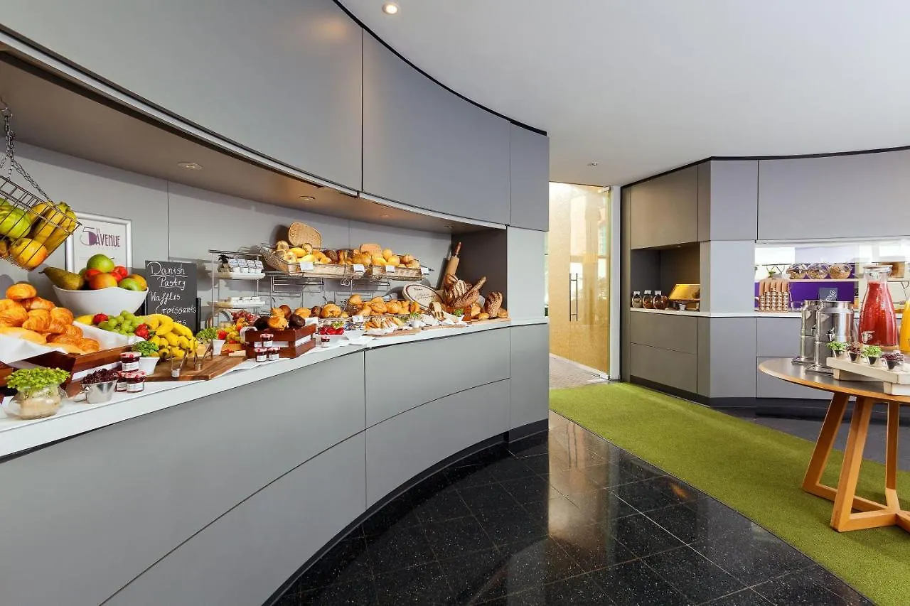 Sheraton Hannover Pelikan Hotel 4*,