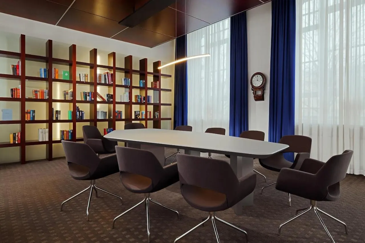 Sheraton Hannover Pelikan Hotel 4*,