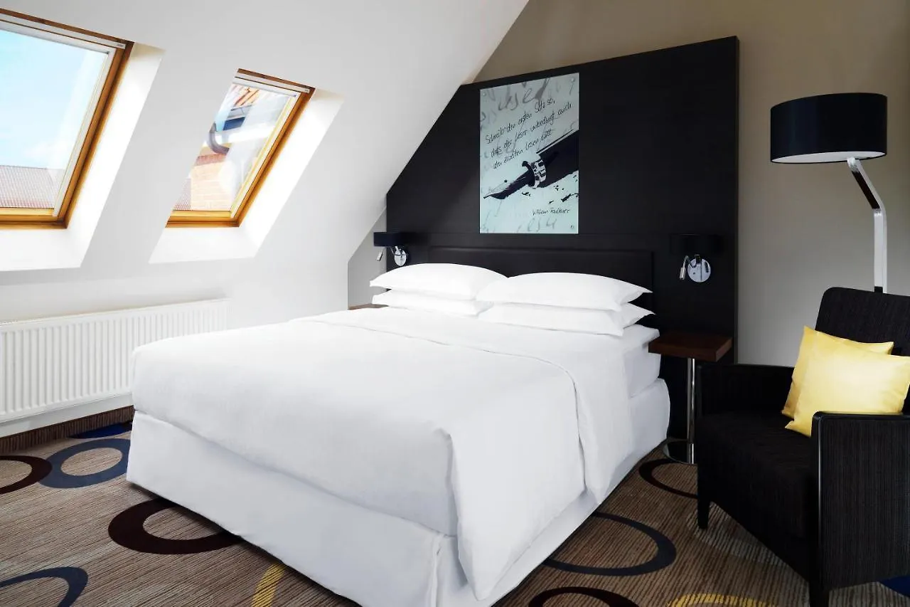 Sheraton Hannover Pelikan Hotel 4*,